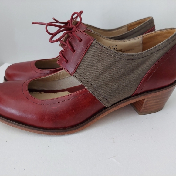 Wolverine Red and Brown Women's Flats - Picture 4 of 8